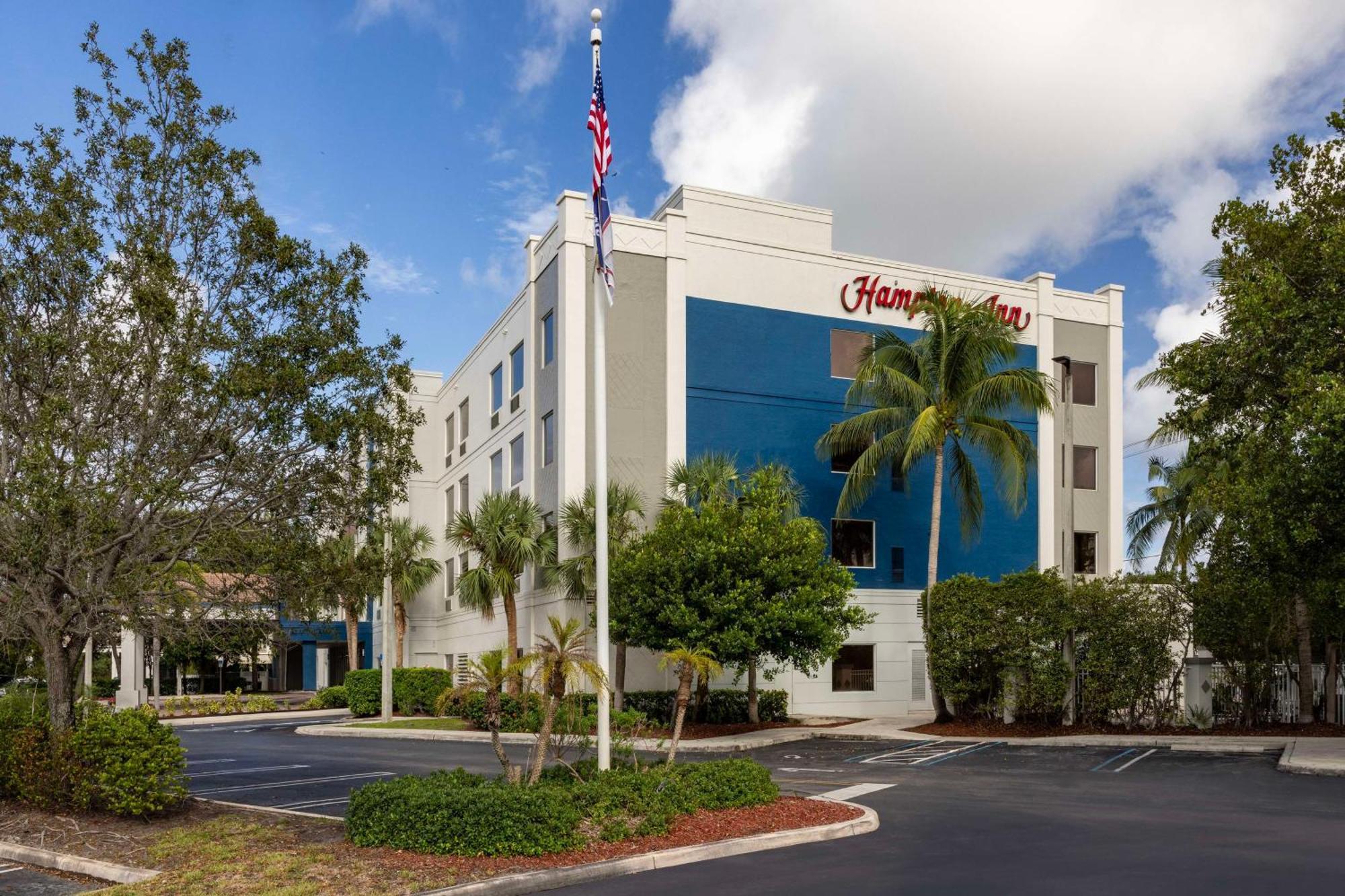 Hampton Inn West Palm Beach Central Airport Exterior foto